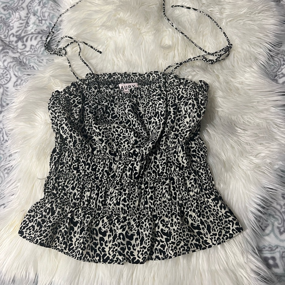 Mauby Women's Black and White Leopard Print Top